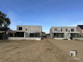 Deze knappe nieuwbouwwoning in moderne architectuur maakt deel uit van project 'La Vue' (Struikstraat 77A, 77B, 77C en 77 D in Assent). Woning...