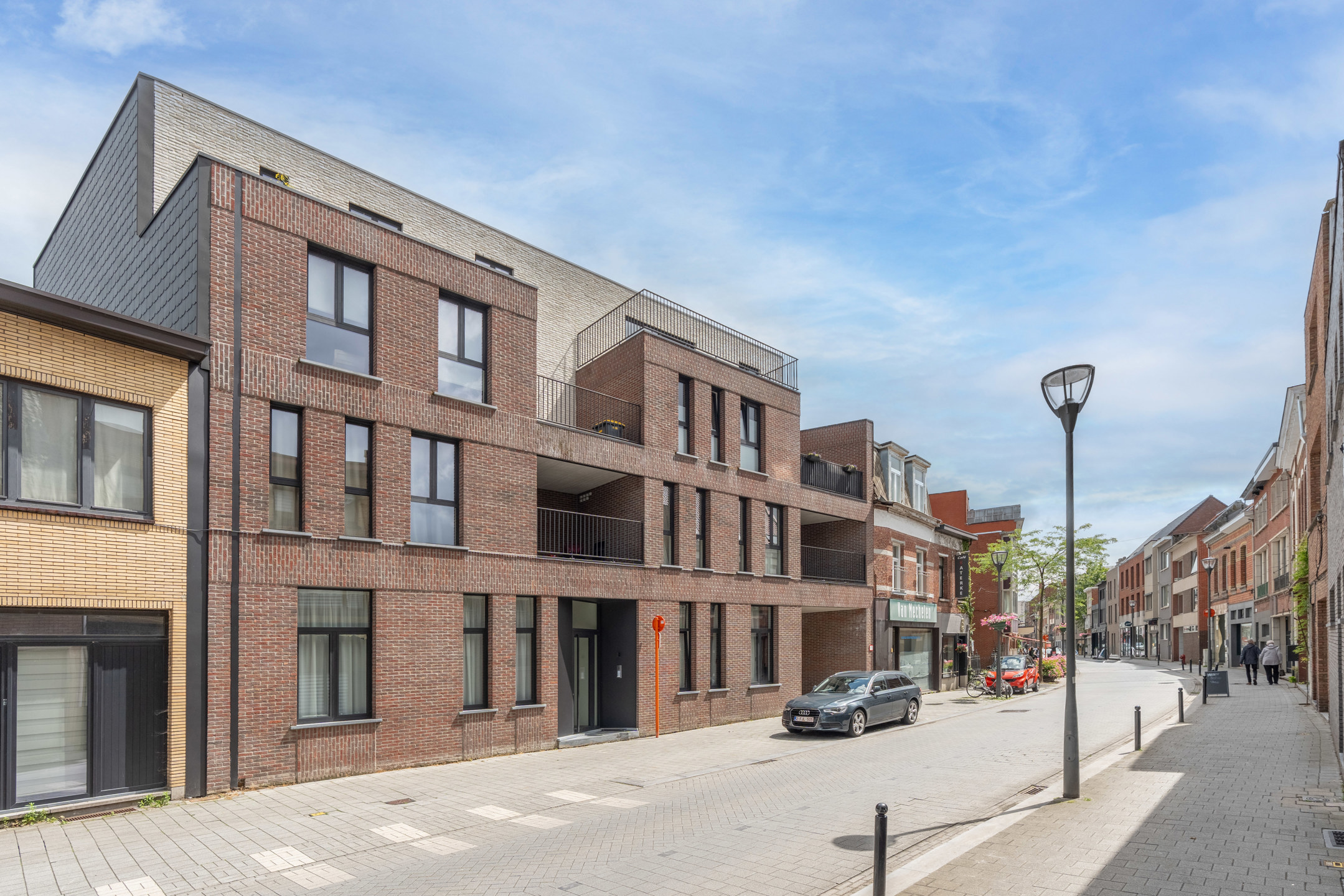 Knap en licht gelijkvl. appartement met terras en tuin - foto 1