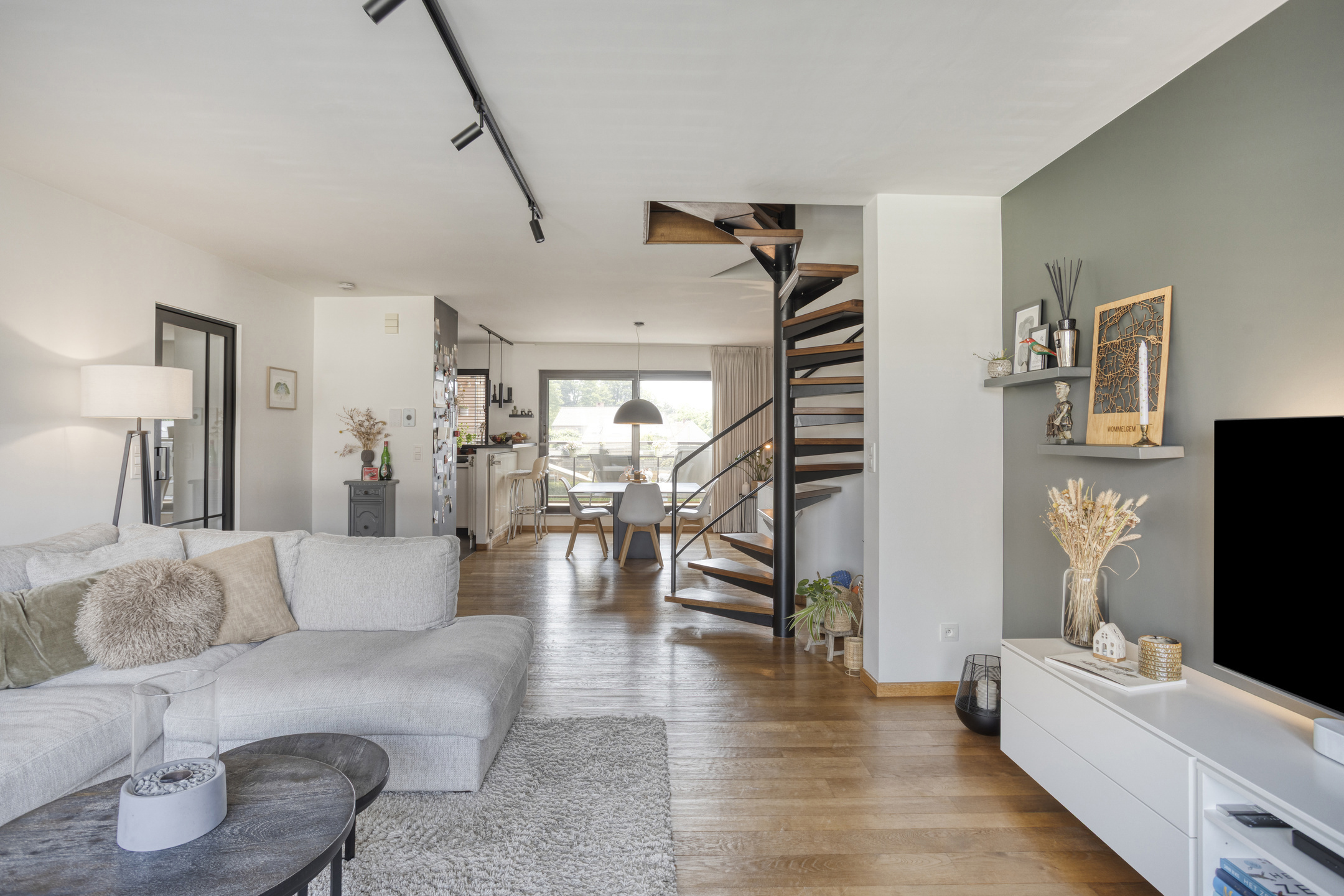 Ruim duplexappartement nabij het centrum van Wommelgem. - foto 1