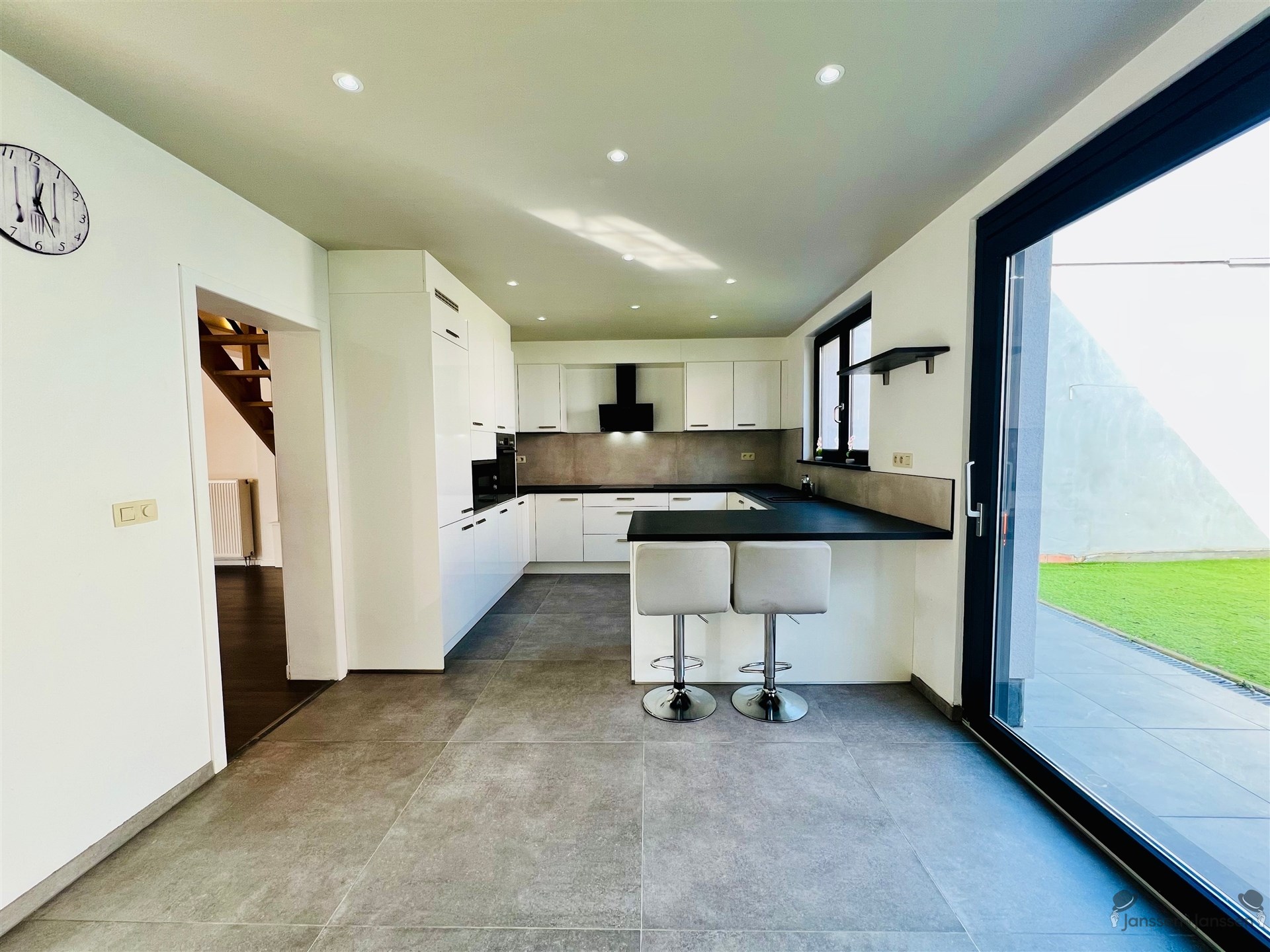 Ruime woning met 5 slaapkamers - foto 5