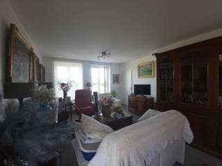 In deze Residentie Arthur, een kleinschalig appartementsgebouw, vinden we dit volledig instapklare (geschilderd en voorzien van...
