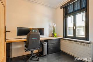 This renovated bourgeois house with garage, located at 71 Markegem Street in Wakken, combines heritage of character with modern contemporary...