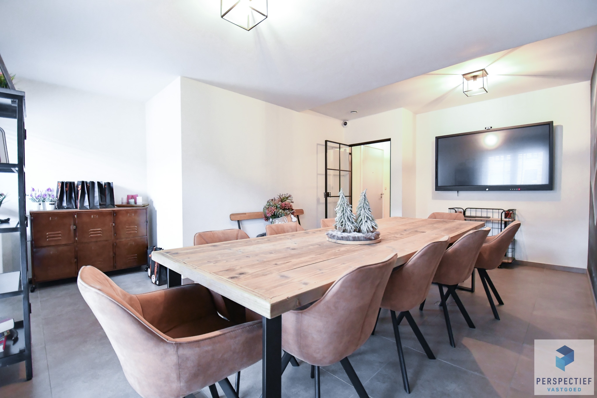 RUIM handelspand met 2 bureauruimtes en grote vergaderruimte - foto 3