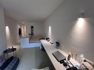 <p><span>*</span><span> Bezoek aan te vragen via student@immolivit.be </span></p><p><span>** Alleen voor studenten - 2de semester. Vrij vanaf 01/02/2026.</span></p><p><span> </span></p><p><span>Project Archive 0.2 bevindt zich aan de Mechelsestraat 165, een historische en charmante straat in het hart van Leuven, vlakbij het bruisende stadscentrum en op wandelafstand van de universiteitscampussen. Deze locatie combineert de sfeer van het oude Leuven met de dynamiek van het studentenleven.</span></p><p><span> </span></p><p><span>Dankzij de centrale ligging is Archive 0.2 vlot bereikbaar met de fiets, te voet en via het openbaar vervoer. In de directe omgeving vind je tal van gezellige eet- en studeerplekjes. Het project biedt moderne en comfortabele studentenkamers, perfect afgestemd op de noden van studenten die op zoek zijn naar rust, comfort en een inspirerende woonomgeving in Leuven.</span></p><p><span> </span></p><p><span>Deze kamer is gelegen aan de achterkant van residentie Archive 0.2 op de gelijkvloerse verdieping en beschikt over een eigen badkamer met wastafel, douche, en toilet. Daarnaast is er ook een ingebouwde koelkast.  Vanuit de kamer heb je ook nog eens toegang tot het privé terras en de gemeenschappelijke tuin.</span></p><p><span>Voor het kookplezier kan er gebruik gemaakt worden van de gemeenschappelijke keuken met eigen keuken locker tevens is er ook een gemeenschappelijke ontspanningsruimte. </span></p><p><span> </span></p><p><span>Voor deze kamer bedraagt de maandelijkse huurprijs €820 exclusief de forfait voor nutsvoorzieningen van €80/maand.</span></p><p><span> </span></p>