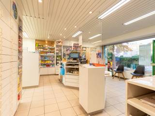 Deze handelszaak is gelegen vlak bij het centrum van Merksem en in de directe nabijheid van invalswegen, winkels, scholen en openbaar vervoer. De...
