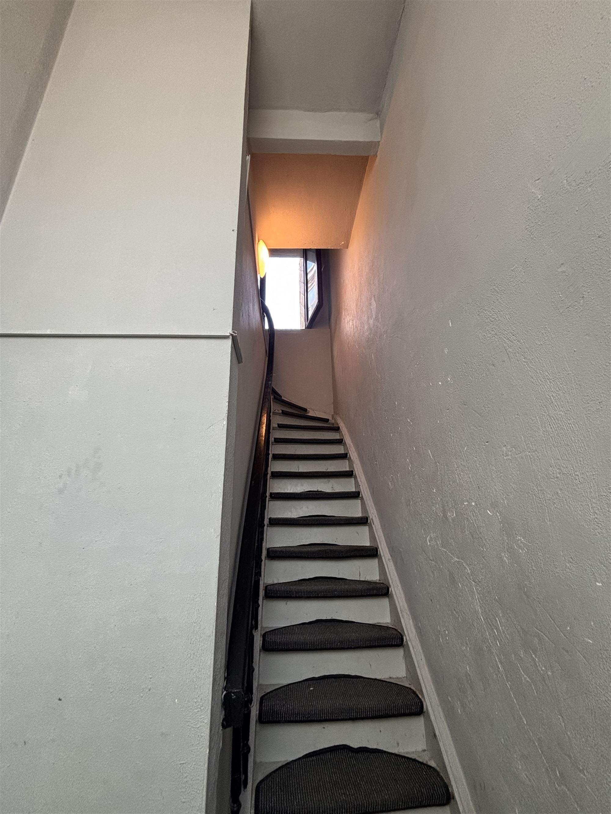 Opbrengsteigendom handelszaak + 3 appartementen - foto 5