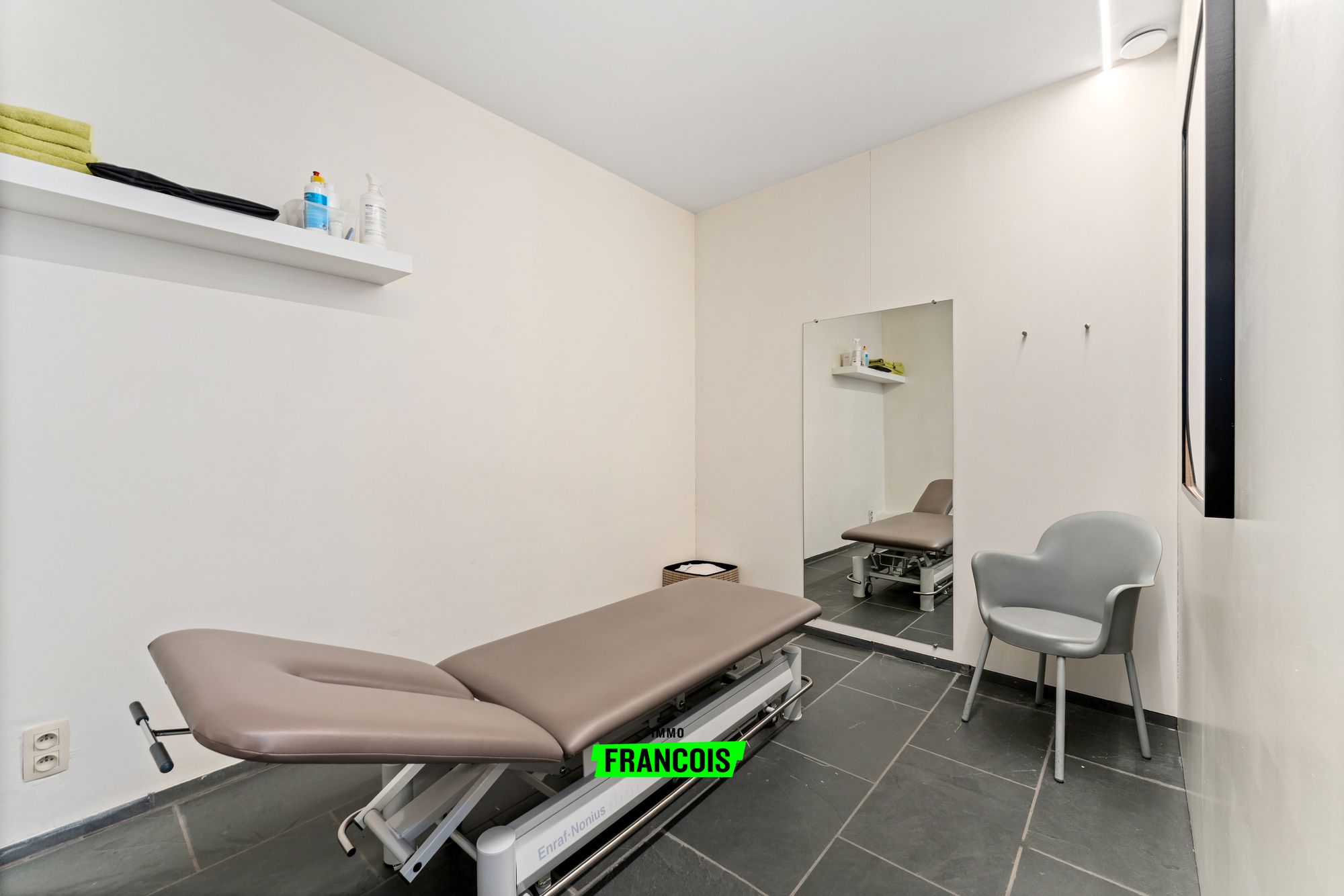 Instapklare praktijkruimte in centrum Hooglede te koop - foto 5