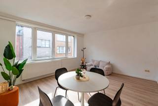 Lichtrijk én energiezuinig 1 slpk appartementGelegen in een rustige enkelrichtingstraat, met winkels en openbaar vervoer op wandelafstand, geniet dit...