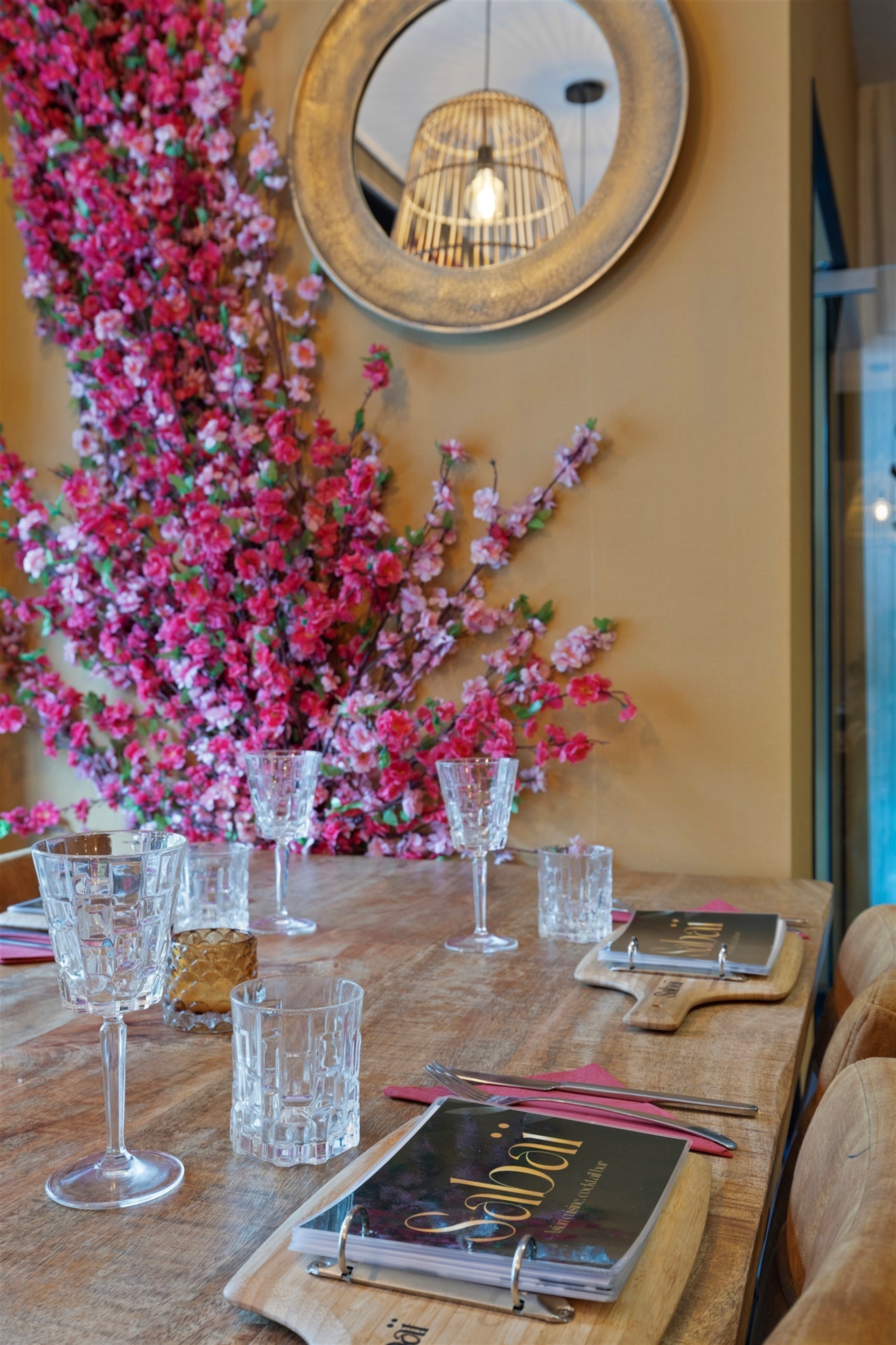 Rez-de-chaussée commercial dans le centre - photo 2