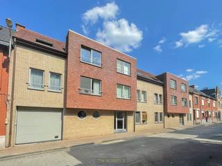 INSTAPKLAAR APPARTEMENT met 2 slaapkamers, TERRAS EN CARPORT in rustige residentie.  Comfortabel en BETAALBAAR APPARTEMENT in een...
