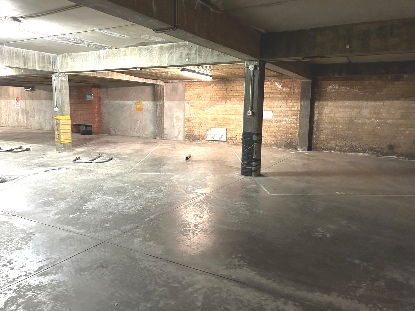 Parking te koop op niveau -1, centraal in de Franslaan te Nieuwpoort-bad. - foto 2