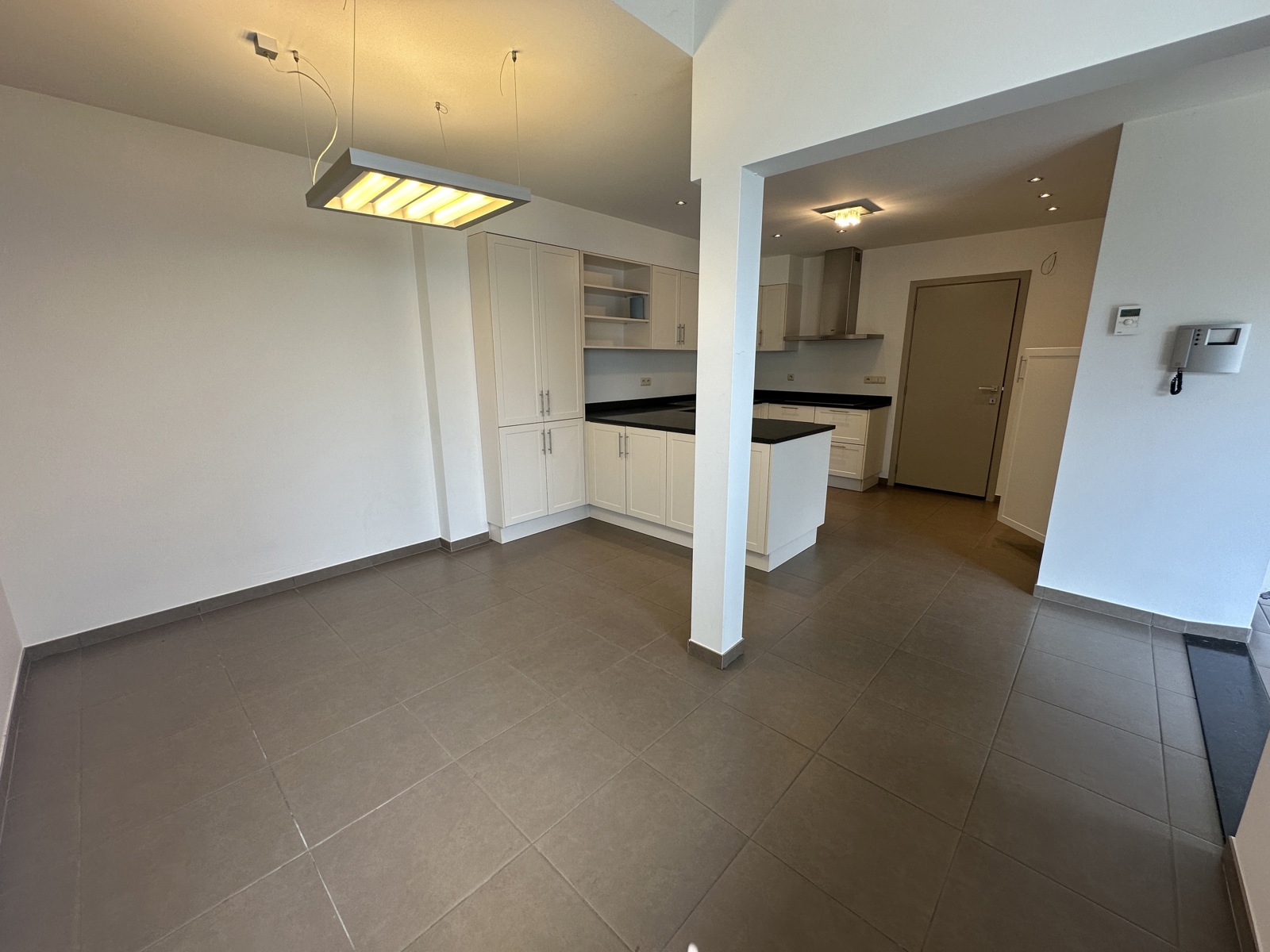 Zeer goed uitgeruste woning met garage en tuin! - foto 4