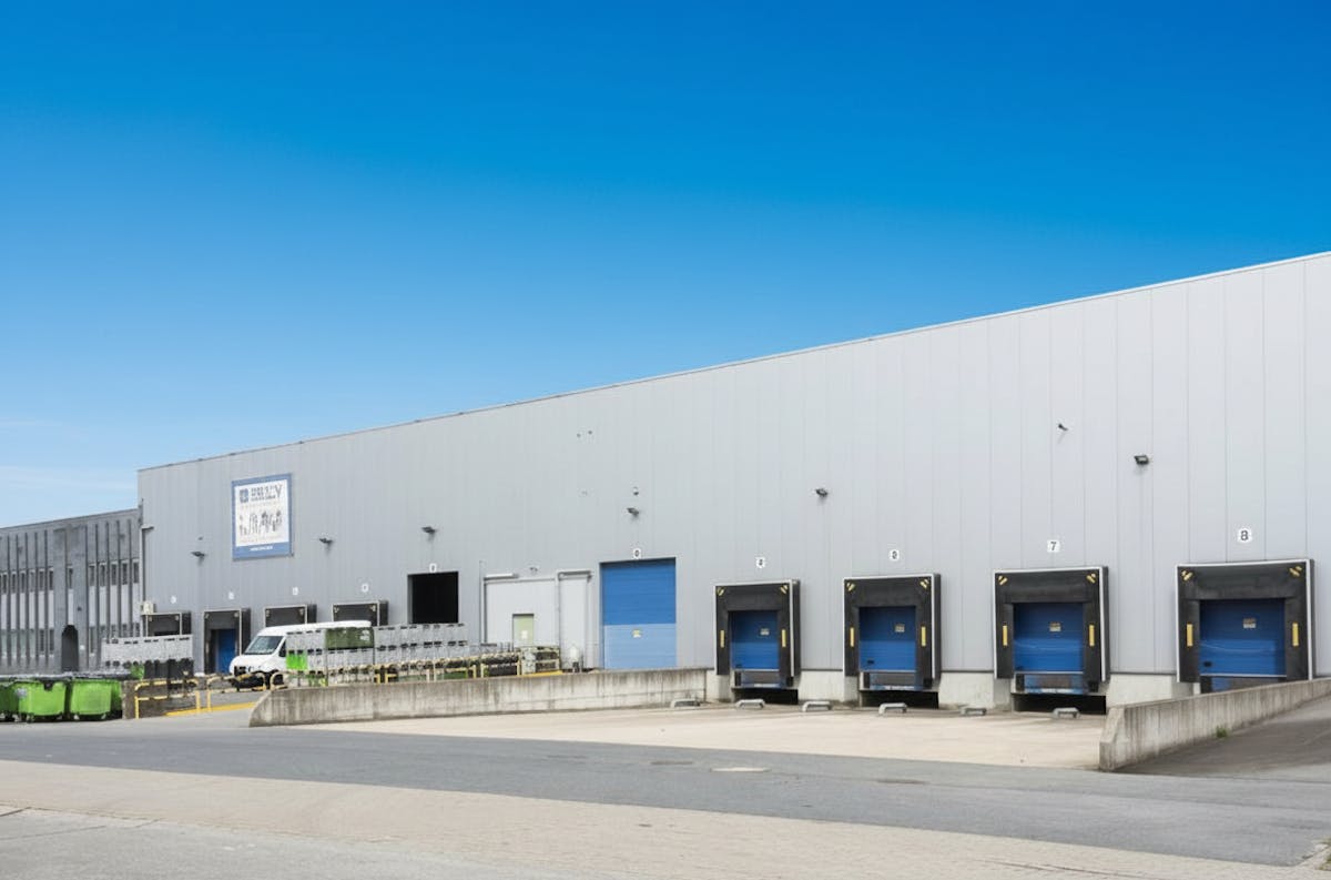 Magazijn (8.814 m² ) te huur bij afrit E17 te Zele - foto 2