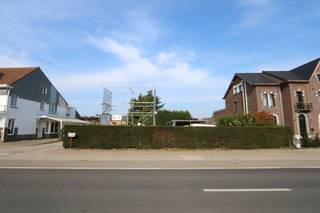 Te huur: Ruim terrein van 10a59ca op een toplocatie in MaasmechelenOp een toplocatie langs de Rijksweg in Maasmechelen vindt u dit uitgebreid en...