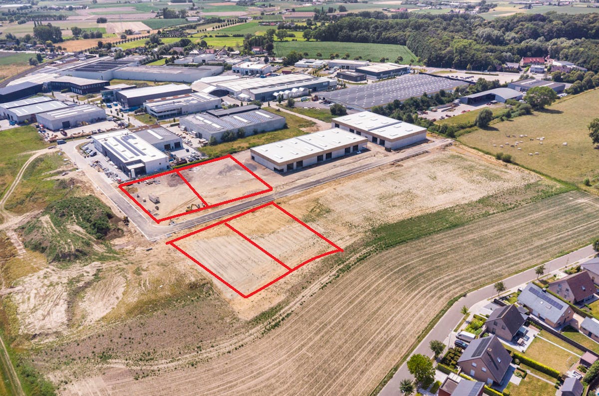 Terrain industriel avec option de construction sur mesure - photo 4