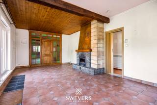 Voor meer info en foto’s, surf naar www.swevers.be – Ontdek deze vrijstaande woning met potentieel in een rustige buurt van Leopoldsburg,...