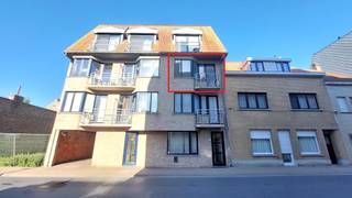 Vernieuwd en instapklaar appartement in het centrum van Bredene in de Duinenstraat.Op wandelafstand van winkels, openbaar vervoer en strand.In een...