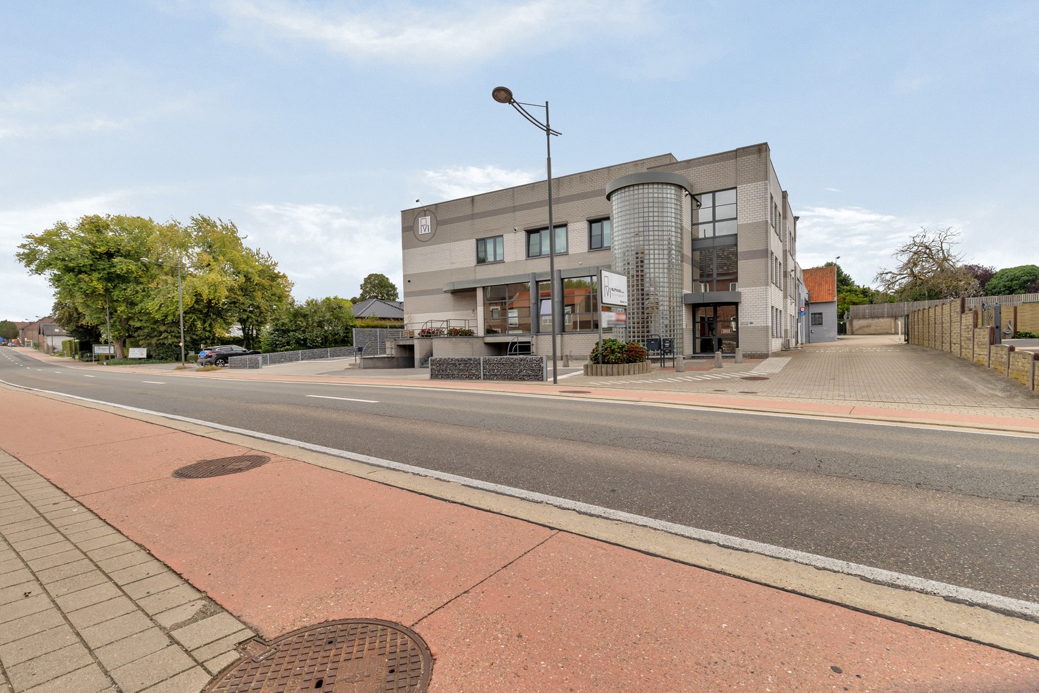 Unieke vastgoedopportuniteit! Ruim bedrijfscomplex met 2 appartementen en exclusief penthouse op 46a 55ca! - foto 5