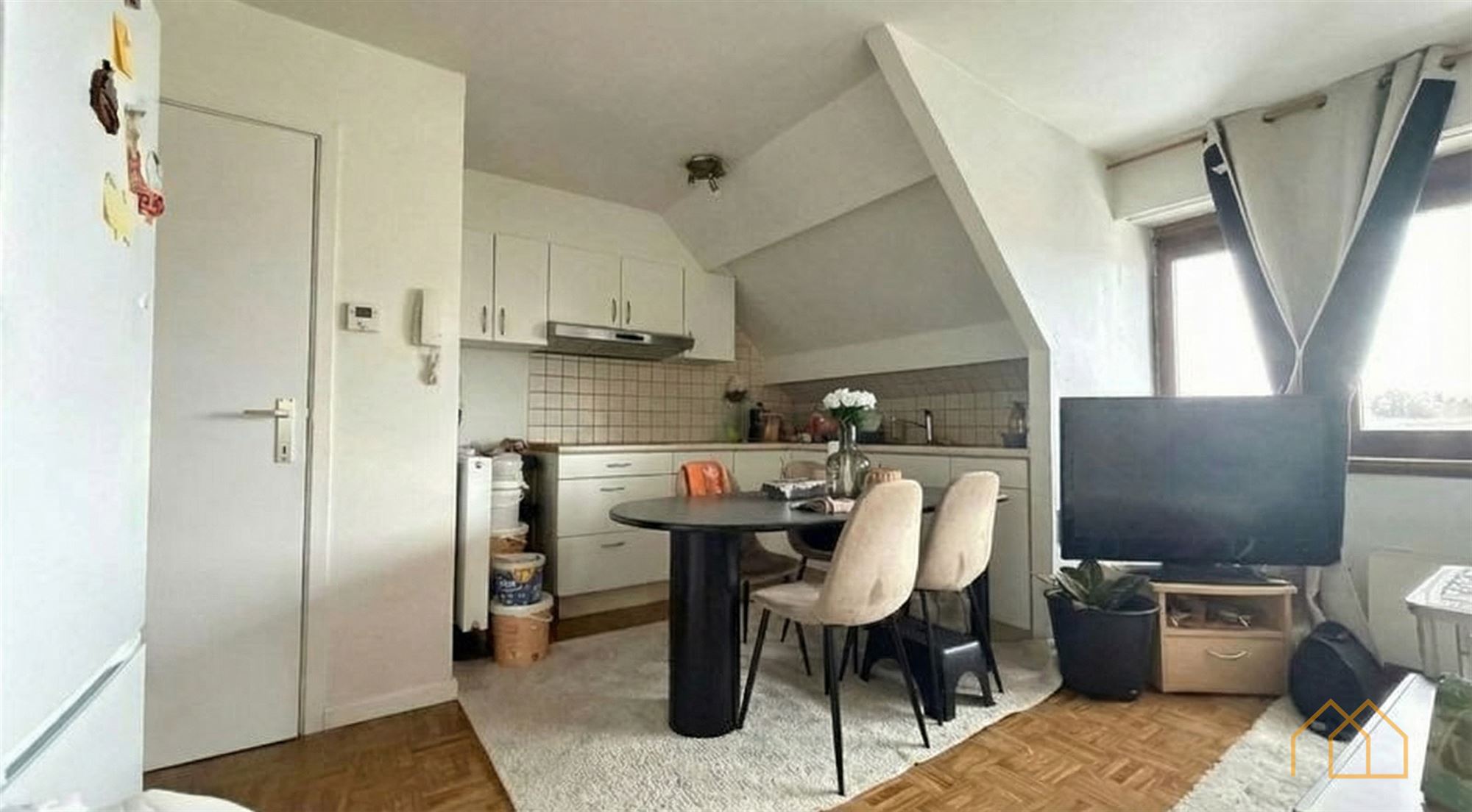 Dakappartement met 2 slaapkamers en parkeerplaats - foto 4