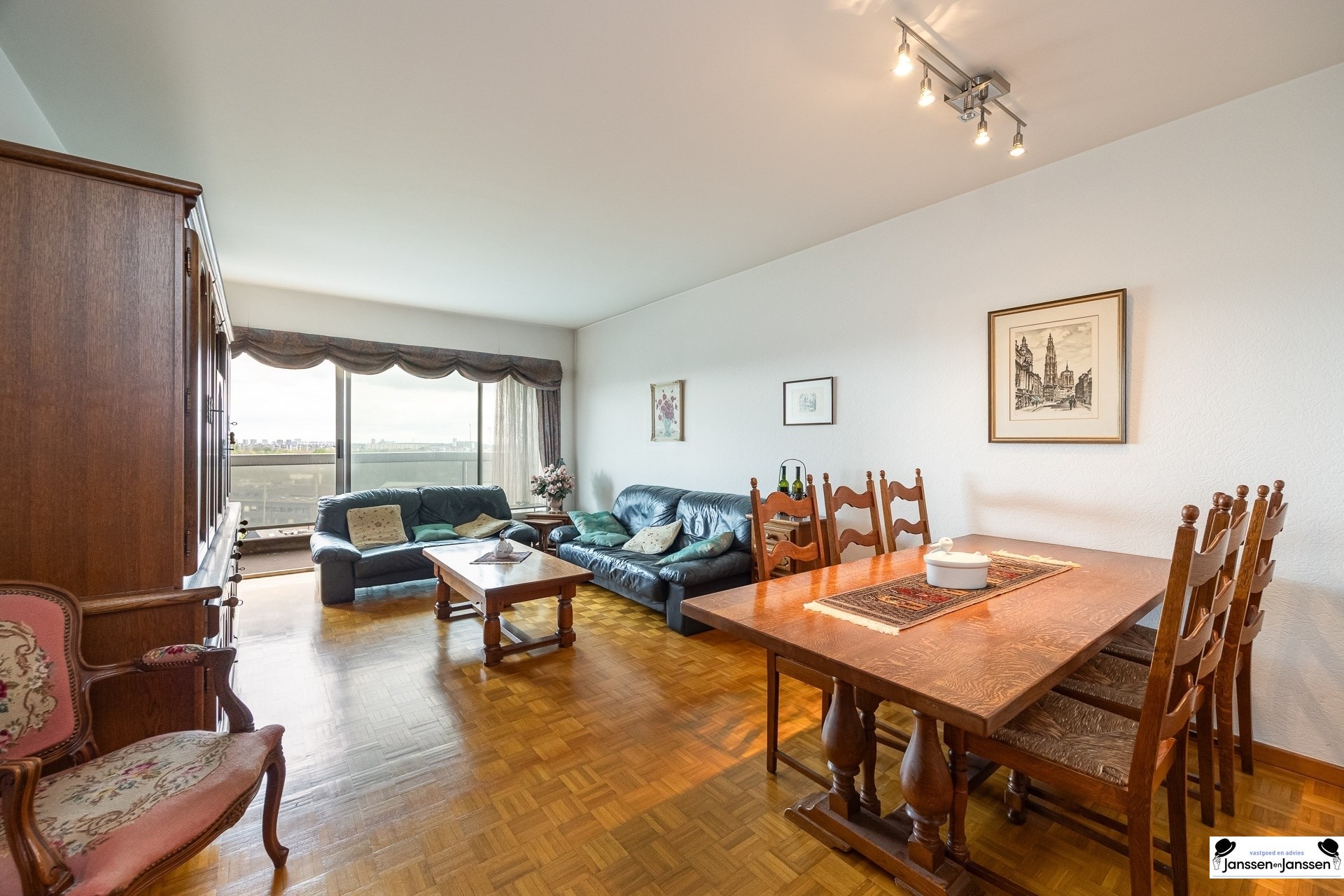 Instapklaar één-slaapkamer appartement met prachtig uitzicht! - foto 1
