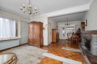 Te koop: ruime halfopen woning in de Molenstraat, Kruibeke, met garage en werkruimte. Deze grote gezinswoning ligt op een toplocatie in Beveren,...