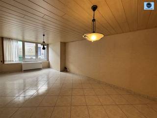 OPBRENGSTEIGENDOM MET 3 APPARTEMENTEN NABIJ HET CENTRUM VAN GERAARDSBERGENVraagprijs : 495.000 euro Dit opbrengsteigendom ligt op een aantrekkelijke...