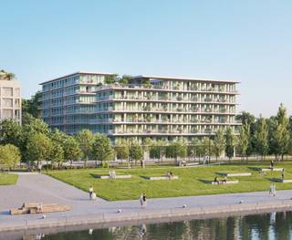 <p><span>Dit ruime nieuwbouwappartement op de tweede verdieping van residentie Scheldetuin biedt alle comfort voor wie royaal wil wonen op Nieuw Zuid.</span></p>
<p><span>De lichtrijke leefruimte sluit aan op een zonnig zuidwestgericht terras met uitzicht op de groene binnentuin. Het appartement beschikt over drie volwaardige slaapkamers, twee volledig ingerichte badkamers en twee aparte toiletten, waardoor het perfect geschikt is voor gezinnen of wie extra ruimte wenst.</span></p>
<p><span>Dankzij de duurzame technieken, hoogwaardige afwerking en de unieke ligging tussen Park aan de Stroom, de Schelde en het stadscentrum geniet u hier van een uitzonderlijke woonkwaliteit.</span></p>
<p><strong><span>Troeven</span></strong></p>
<ul>
<li><span>Tweede verdieping</span></li>
<li><span>3 volwaardige slaapkamers</span></li>
<li><span>2 volledig ingerichte badkamers</span></li>
<li><span>2 aparte toiletten</span></li>
<li><span>Ruim zuidwestgericht terras</span></li>
<li><span>Uitzicht op de groene binnentuin</span></li>
<li><span>Energiezuinige nieuwbouw</span></li>
<li><span>Exclusieve ligging op Nieuw Zuid</span></li>
</ul>
<p><span>Prijs: </span><strong><span>€ 575.000</span></strong></p>
