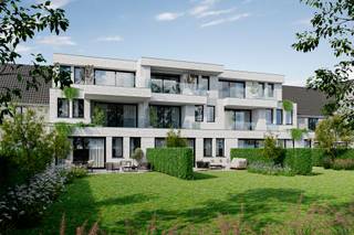<p>‘Corali’, een exclusief en hedendaags nieuwbouwproject in het hart van Schilde. Dit kleinschalige nieuwbouwproject omvat 9 stijlvol afgewerkte appartementen, elk ontworpen met oog voor detail en een moderne architecturale uitstraling.<br /><br />APPARTEMENT 1STE VERDIEPING MIDDEN.<br />70 m² bestaande uit inkomhal, leefruimte met open keuken. Terras 12 m². <br />1 Slaapkamer, 1 badkamer, apart toilet en berging.<br /><br />Verplicht bij aan te kopen van 1 of meerdere ondergrondse autostaanplaatsen en kelderberging.<br /><br />BUDGETTEN<br />Keukens: € 17.500, -<br />Sanitair: € 6.000,-<br /><br />LEVERANCIERS<br />Sanitair: Desco<br />Keukens: Augustijns keukens<br />Tegels: RG tegel<br /><br />BIJZONDERHEDEN<br />Lift, schrijnwerk 'Reynaers' aluminium, videofoon, individuele vloerverwarming via warmtepomp, ventilatietype “D”, zonnepanelen.<br /><br />POSITIEVE ASPECTEN<br />Energielabel “A”<br />Zéér veel lichtinval<br />Ruime afwerkingsbudgetten voorzien<br />Gelegen in het centrum van Schilde<br />Grondaandeel en constructie mogelijk aan 6% BTW<br />Betaling slechts bij oplevering (geen Wet Breyne)!<br /><br />TOTAALPRIJS 6% BTW<br />€ 421.078<br />+ € 25.265 BTW 6%<br />__________<br />€ 446.343 *<br /><br />OF<br /><br />TOTAALPRIJS 21% BTW<br />€ 421.078<br />+ € 88.426 BTW 21%<br />__________<br />€ 509.504 *<br /><br />* Prijzen exclusief notariskosten en aansluitingskosten nutsvoorzieningen.<br />* Prijzen exclusief aandeel in de kosten voor de basisakte: Deze bedragen € 850 incl. BTW per appartement.<br /><br /></p>
<p><strong> </strong></p>