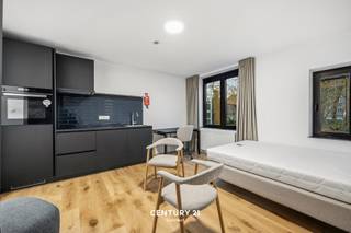 **Vraag uw brochure op/bezoek aan!**Welkom in de Pleinstraat, een rustige straat, gelegen aan de Leuvense stadsring. De locatie is de uiterste troef...