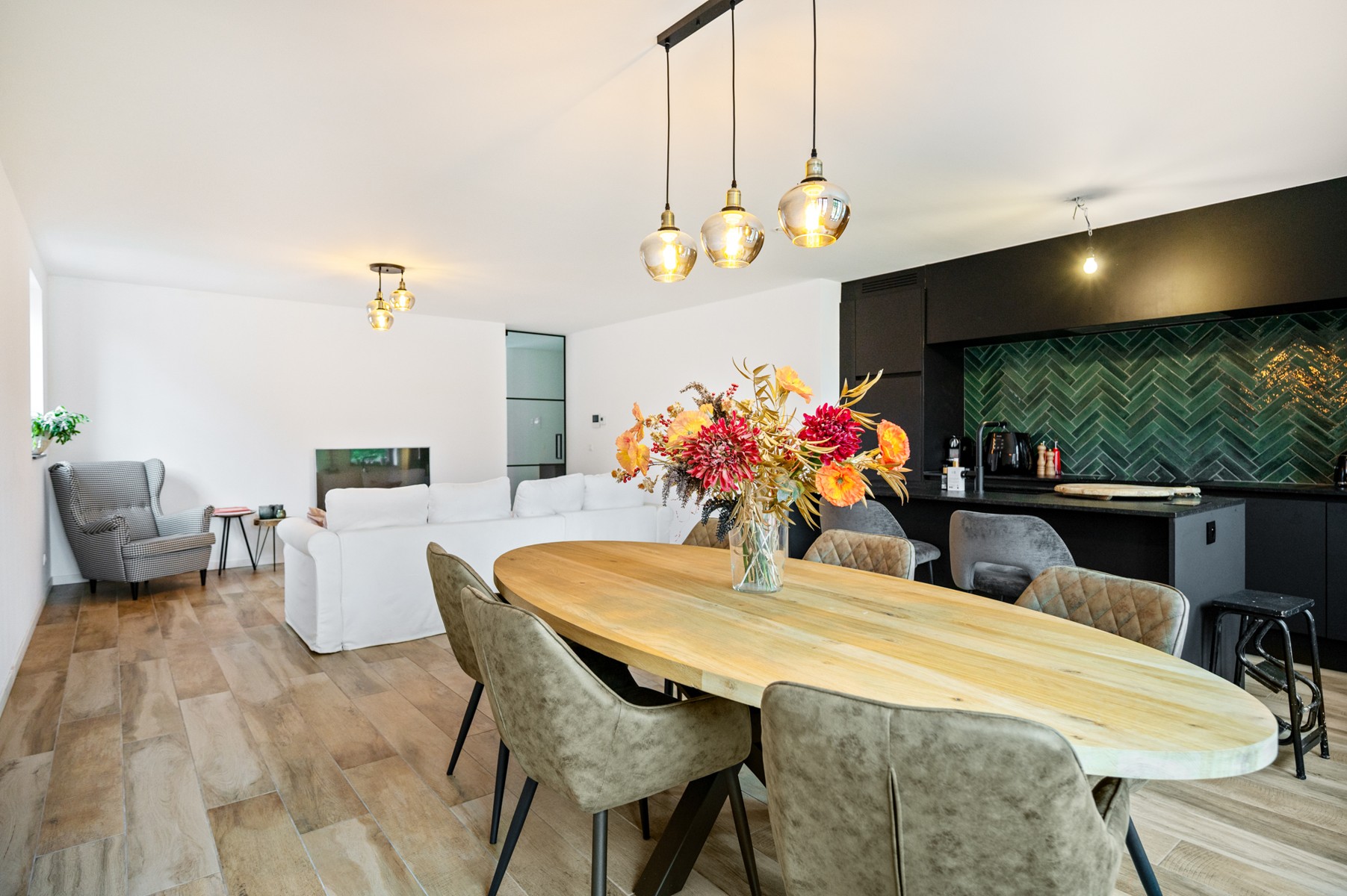 Prachtig en recent appartement met terras en autostaanplaats in het hart van Pulle - foto 1