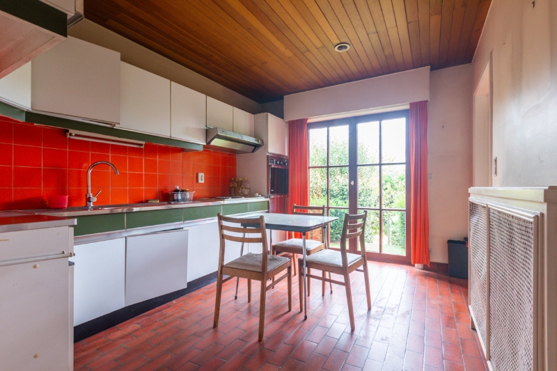 Rodenburg: Te renoveren alleenstaande wonig met 3 slaapkamers en dubbele garage op 558m² (elekrische keuring zonder inbreuken). - foto 4