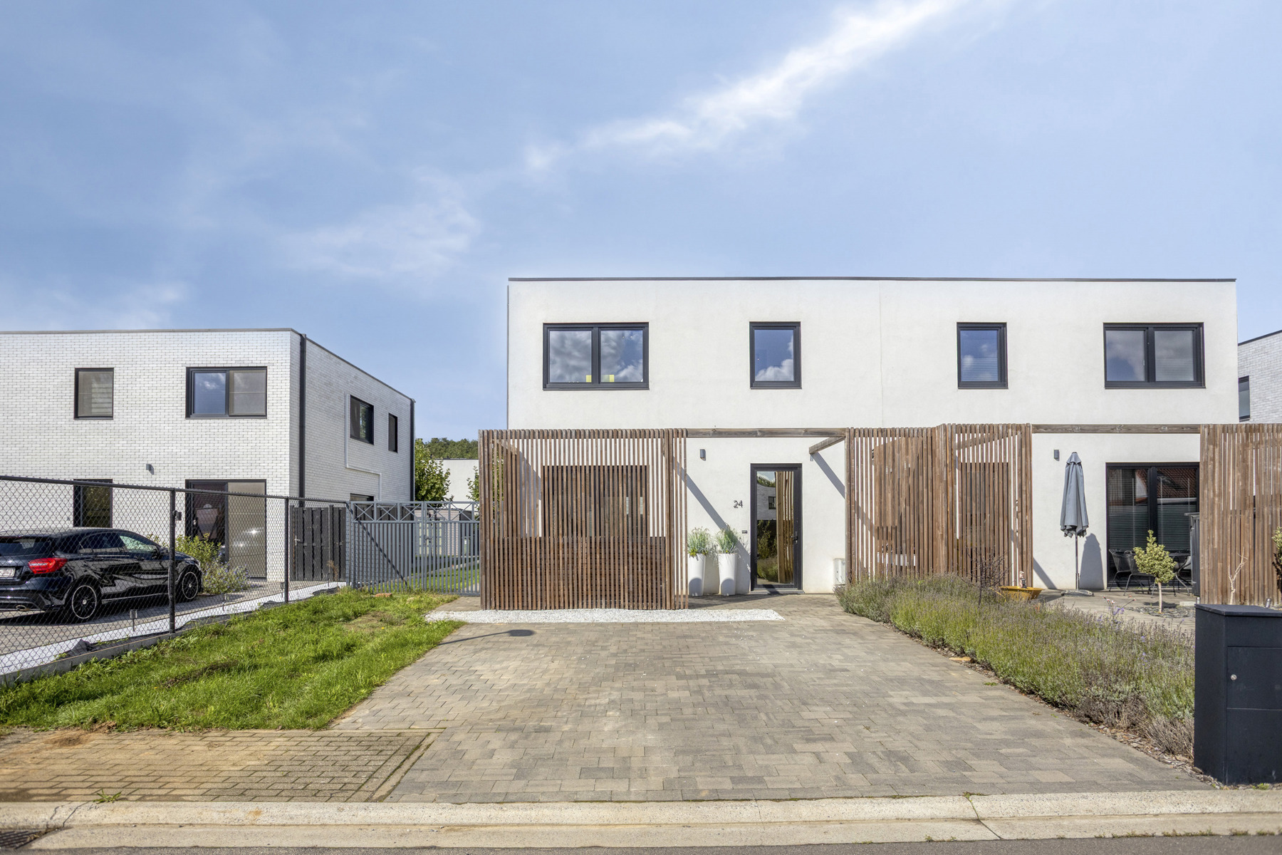 Volledig instapklare moderne halfopen woning in rustige wijk - foto 2