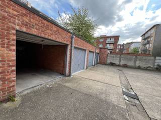 Garagebox aan de Ruggeveldlaan Afmetingen: * Lengte: 5m70 * Breedte: 2m85 * Hoogte: 2m45...