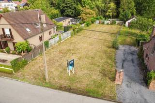 In het rustige en groene Grimbergen, meer bepaald in de Bergstraat, bevindt zich deze bouwgrond van 6a20ca. Het perceel heeft een straatbreedte...