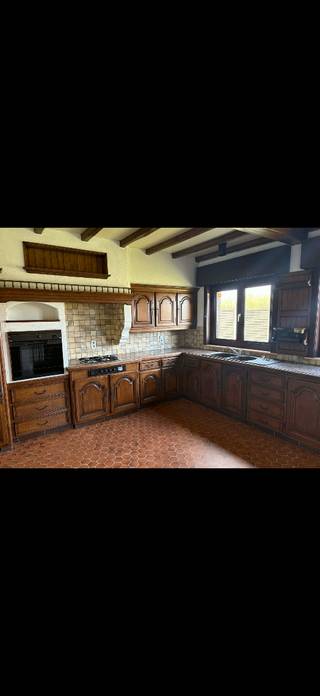 Huis te koop Mullem (oudenaarde)Deze ruime woning is gelegen op een perceel van maar liefst 1.570 m² en biedt een prachtig, wijds uitzicht in het...