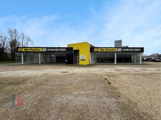 Fenomenaal gelegen opslagplaats en/of showroom met kantoorruimte op een omheind terrein van 6.613 m². Het pand bevindt zich op een unieke...