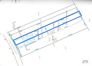 Deze zeer rustig bouwgrond bevindt zich aan het doodlopende uiteinde van de Kukkelbergstraat. Een ideale plek voor wie houdt van rust, natuur...