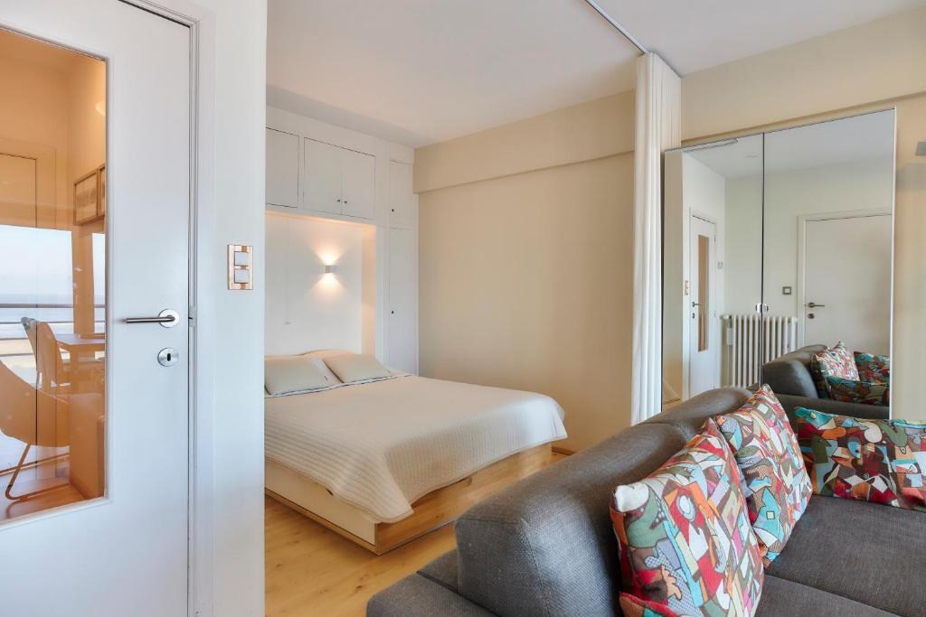 INSTAPKLARE STUDIO MET SCHITTEREND ZICHT OP ZEE - foto 4