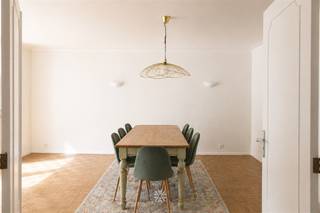 <p><span>GHENT - Franklin Rooseveltlaan 16 - Are you looking for a spacious and bright apartment for rent in Ghent? Then this apartment may be exactly what you are looking for.</span></p><p><span> </span></p><p><span>Main assets:</span></p><ul><li><span>Bright and spacious</span></li><li><span>Located at the Zuidpark</span></li><li><span>Close to important entrance and exit roads </span></li><li><span>Including garage box and basement storage</span></li></ul><p><span> </span></p><p><span>Layout:</span></p><p><span>Entrance hall with built-in closets, guest toilet, bathroom equipped with bathtub and washbasin (incl. washing machine connection), three bedrooms, spacious living and dining area, fully equipped kitchen.</span></p><p><span>Spacious balcony adjoining the kitchen and bedroom.</span></p><p><span> </span></p><p><span>Includes garage box and basement storage.</span></p><p><span> </span></p><p><span>Important info:</span></p><p><span>Available from: 01/06/2026. Domicile obligatory.</span></p><p><span>Rental price: 1250 EURO/month + 150 EURO/month provision (including general costs, consumption of water and heating).</span></p><p><span> </span></p><p><span>Interested in this great apartment? Request your visit via our website!</span></p><p><span> </span></p>