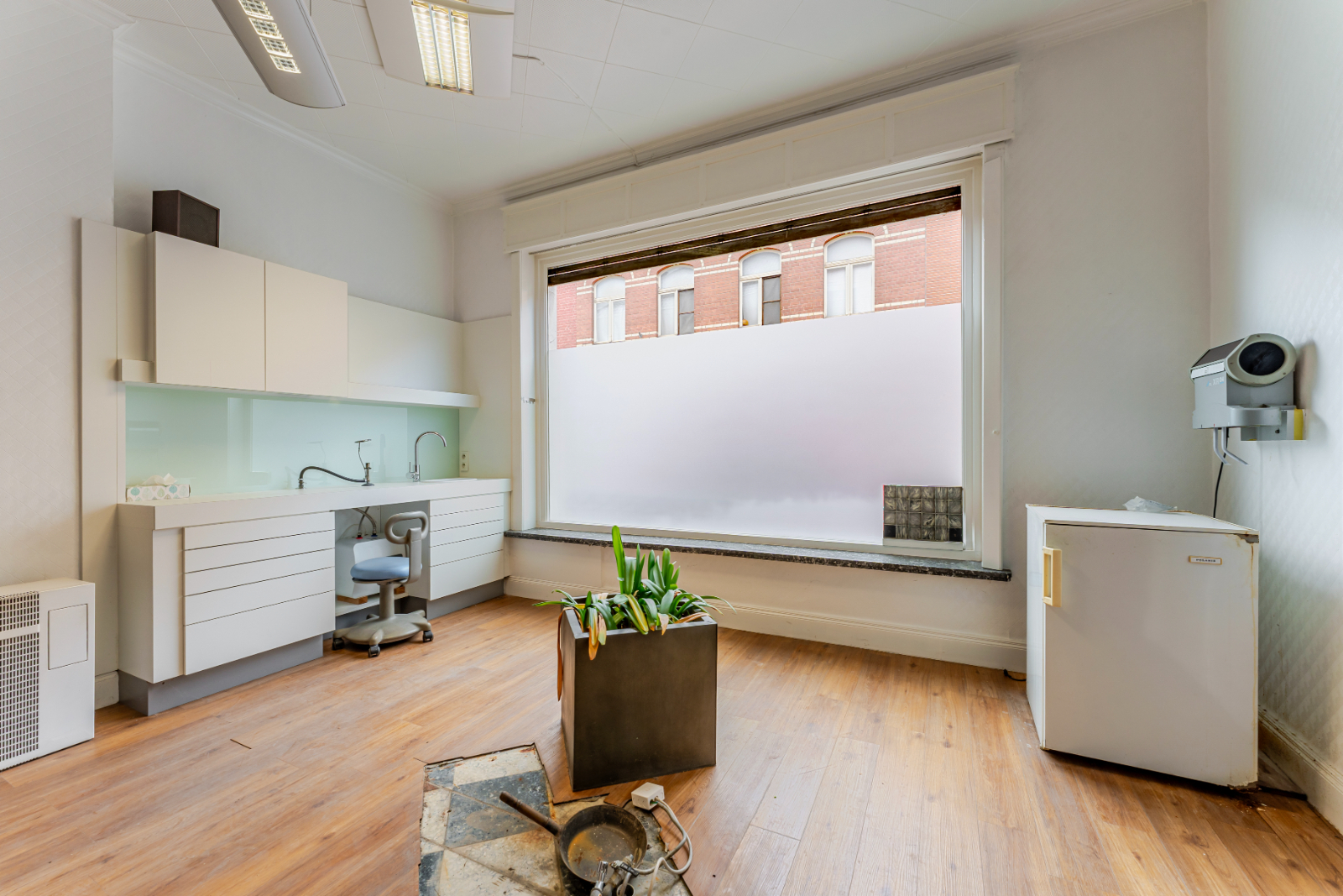 Statige woning met voormalige tandartspraktijk – centrum Ardooie! - foto 5