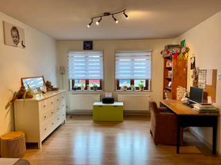 <span>Ruime goed gelegen familie woning met garage en tuin.<br />Volledig gerenoveerd, instapklaar<br /><br />✅ 4 slaapkamers<br />✅ 2 badkamers<br />✅ Open ingerichte keuken<br />✅ Veranda met schuifraam naar de tuin<br />✅ Dressing<br />✅ Tuin<br />✅ Garage<br /><br />✅ EPC label C<br />✅ Geen asbest<br />✅ Goedgekeurd elektrischt installaties.<br /><br />Top aanbieding voor de snelle beslisser.<br /><br /></span>