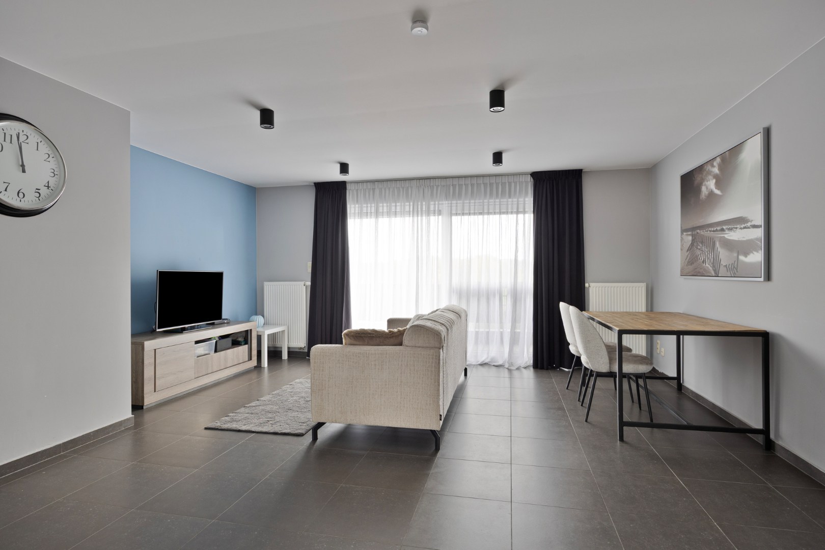 Ruim en instapklaar appartement met 2 slpk, 2 terrassen en garage nabij het centrum van Leopoldsburg - foto 4