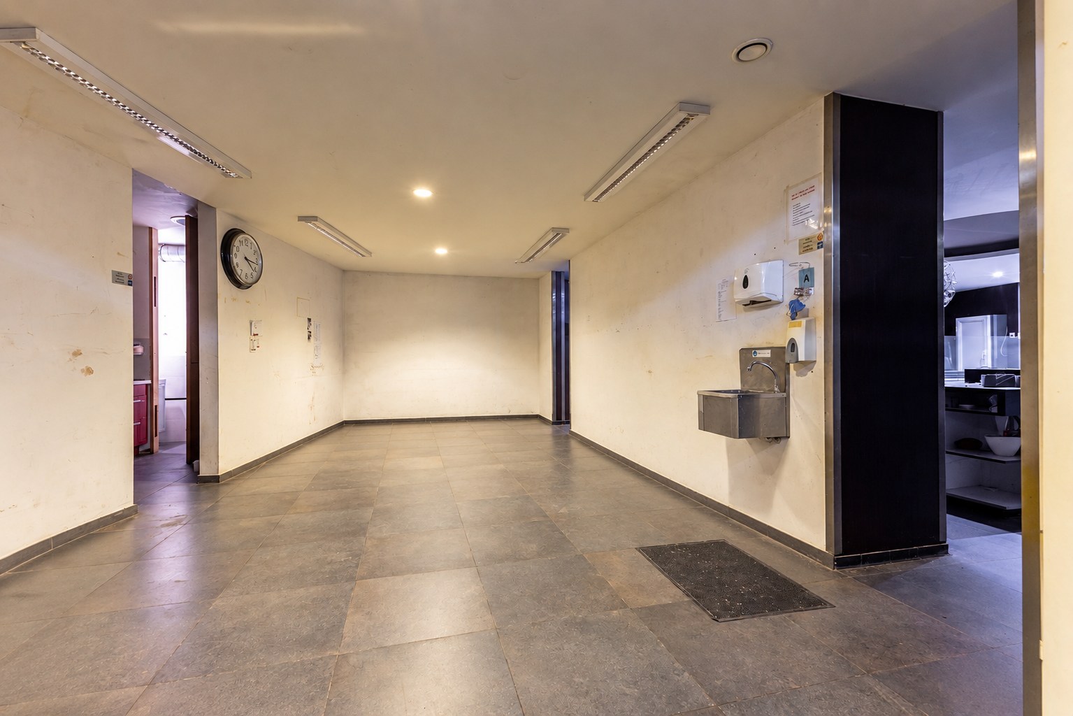 Grote handelsruimte met ruime duplex en tuin - foto 4