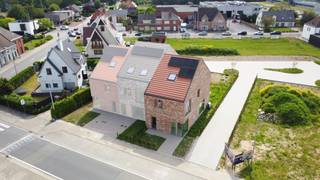 [[ DIT PAND NEEMT DEEL AAN DE ERA OPEN HUIZEN DAG OP 13/6 VAN 14:30 TOT 15:30 ]]In de rustige en tegelijk centrale Stijn Streuvelsstraat in Waregem...