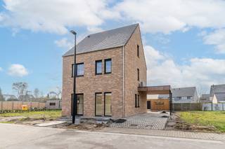 Moderne HOB BEN woning in DesselDe woning is gelegen in een doodlopende straat in een rustige groene buurt op slechts 2,5 km van het centrum van...