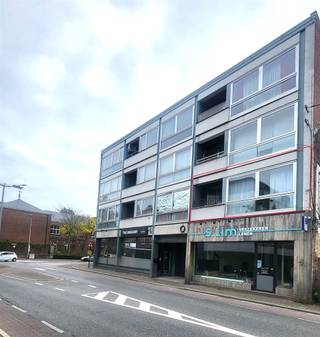 INSTAPKLAAR APPARTEMENT MET 3 SLAAPKAMERS, BALKON EN AUTOSTAANPLAATS IN HARTJE GENKBent u op zoek naar een ruim appartement in het centrum van Genk,...