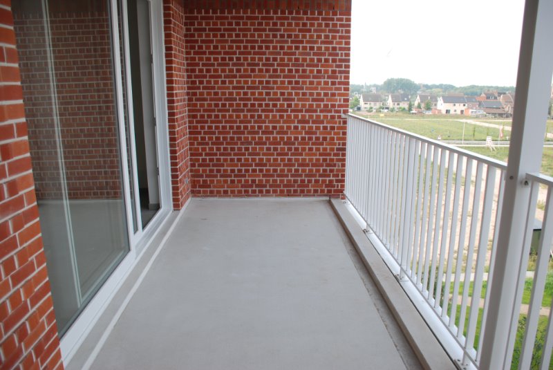 Instapklaar recent &amp; energiezuinig apartement op 3deV met 2 SLK, ruime berging, W-gericht terras &amp; ondergrondse autostaanplaats - foto 4