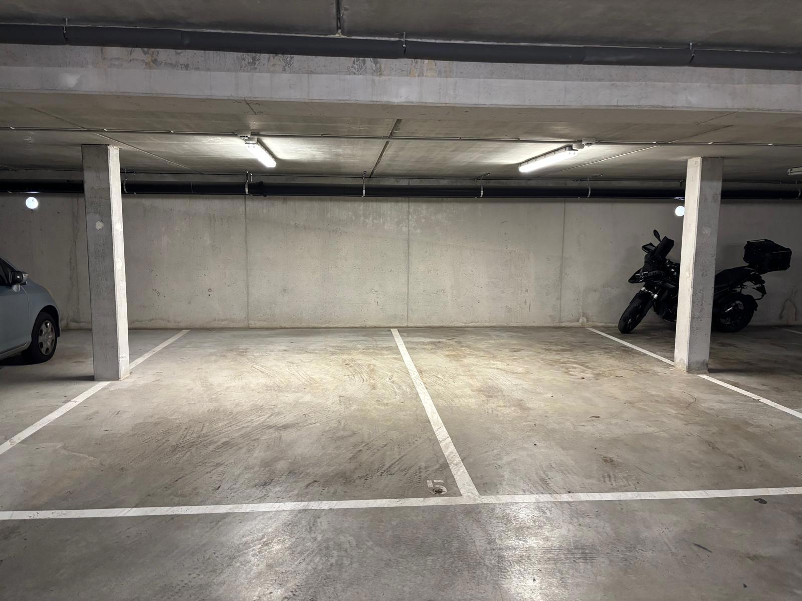 Garage à louer à Hal