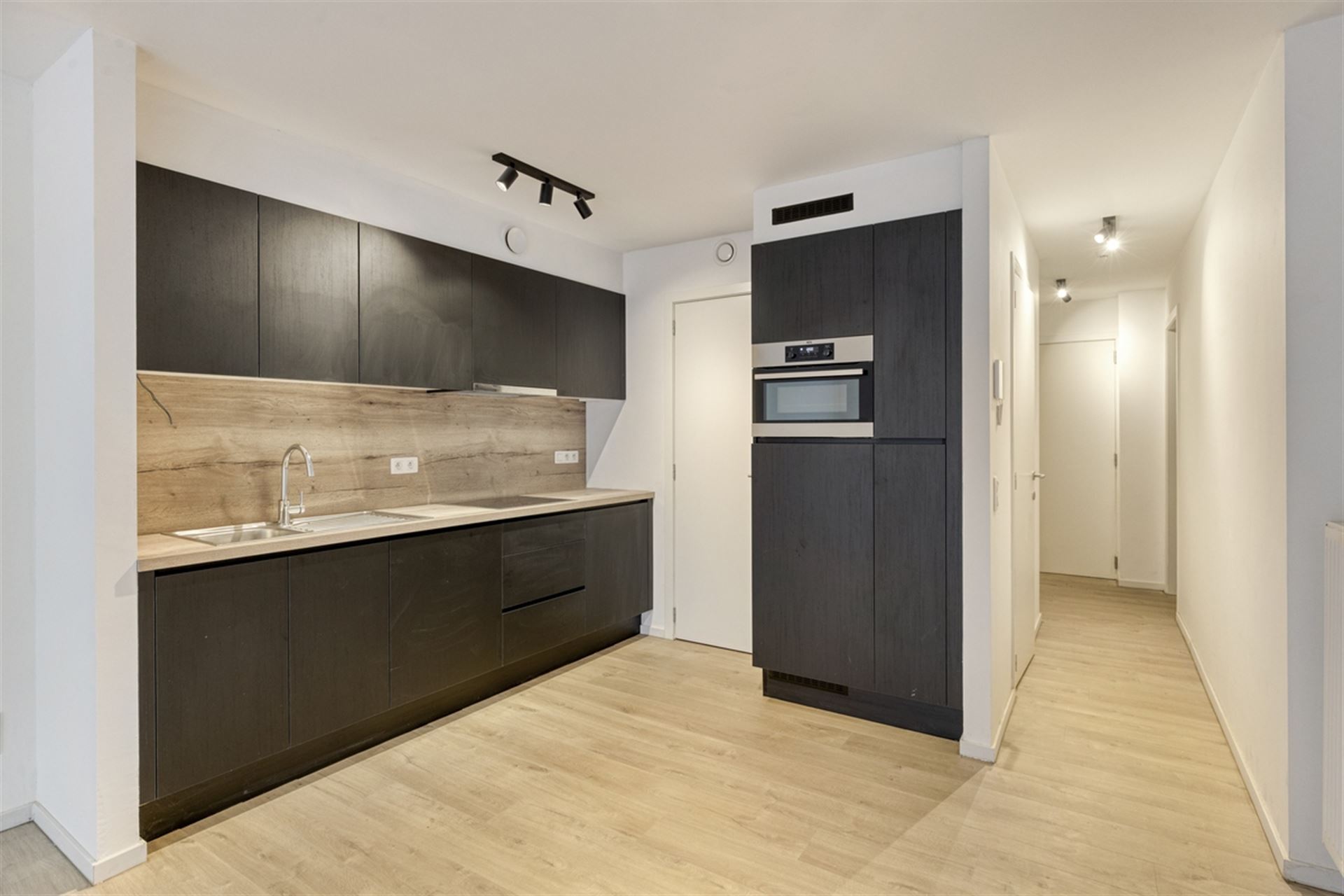 NOUVEAU / CENTRE  - photo 5