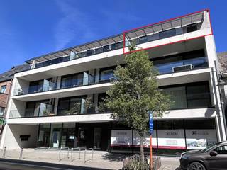 Stijlvol en recent penthouse op de derde verdieping van Residentie Dijleland, gelegen in het centrum van Haacht. Geniet van een topligging...